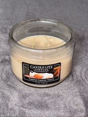 Candle-Lite Toasted Fireside Treats 3-Wick Jar Candle - Cream 10oz